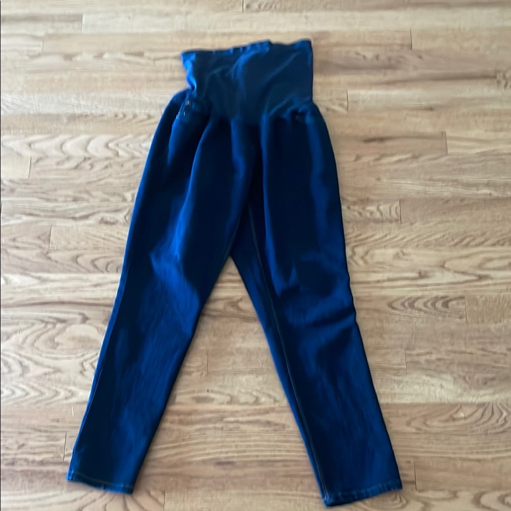 Indigo Blue Straight Leg Jeans in Classic Blue